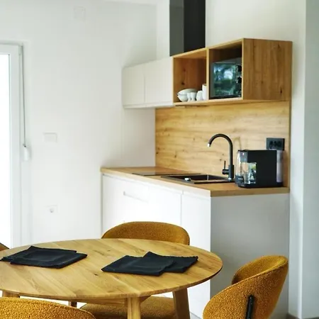 Apartment Lili - Lj Apartments Curnovec